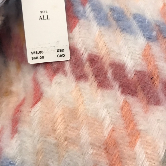 Anthropologie Brooklyn houndstooth soft scarf NWT - Picture 3 of 4